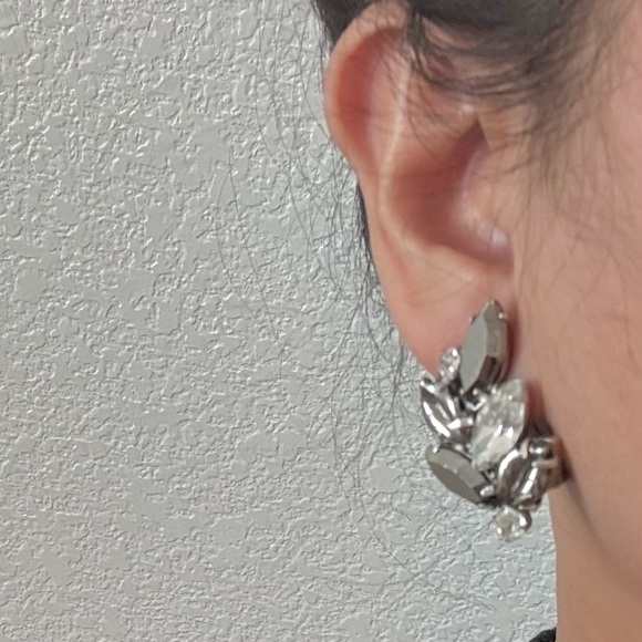 Vintage Unsigned Juliana Style Silver Rhinestones Climber Clip On Earrings 12g. - Picture 4 of 14